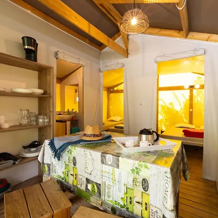 Camping La Grand'Métairie Saint-Hilaire-la-Forêt Esterno foto